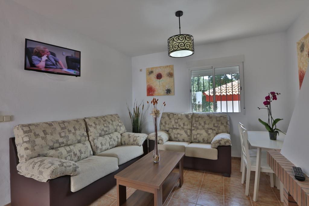 Apartamentos El Madronal Coto Rios Buitenkant foto