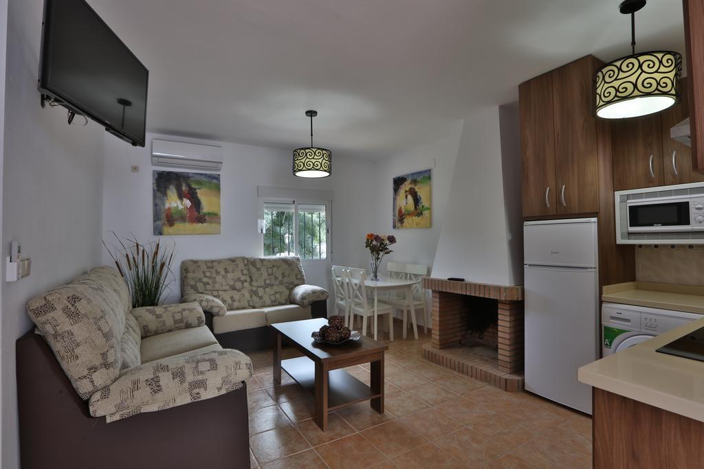 Apartamentos El Madronal Coto Rios Buitenkant foto